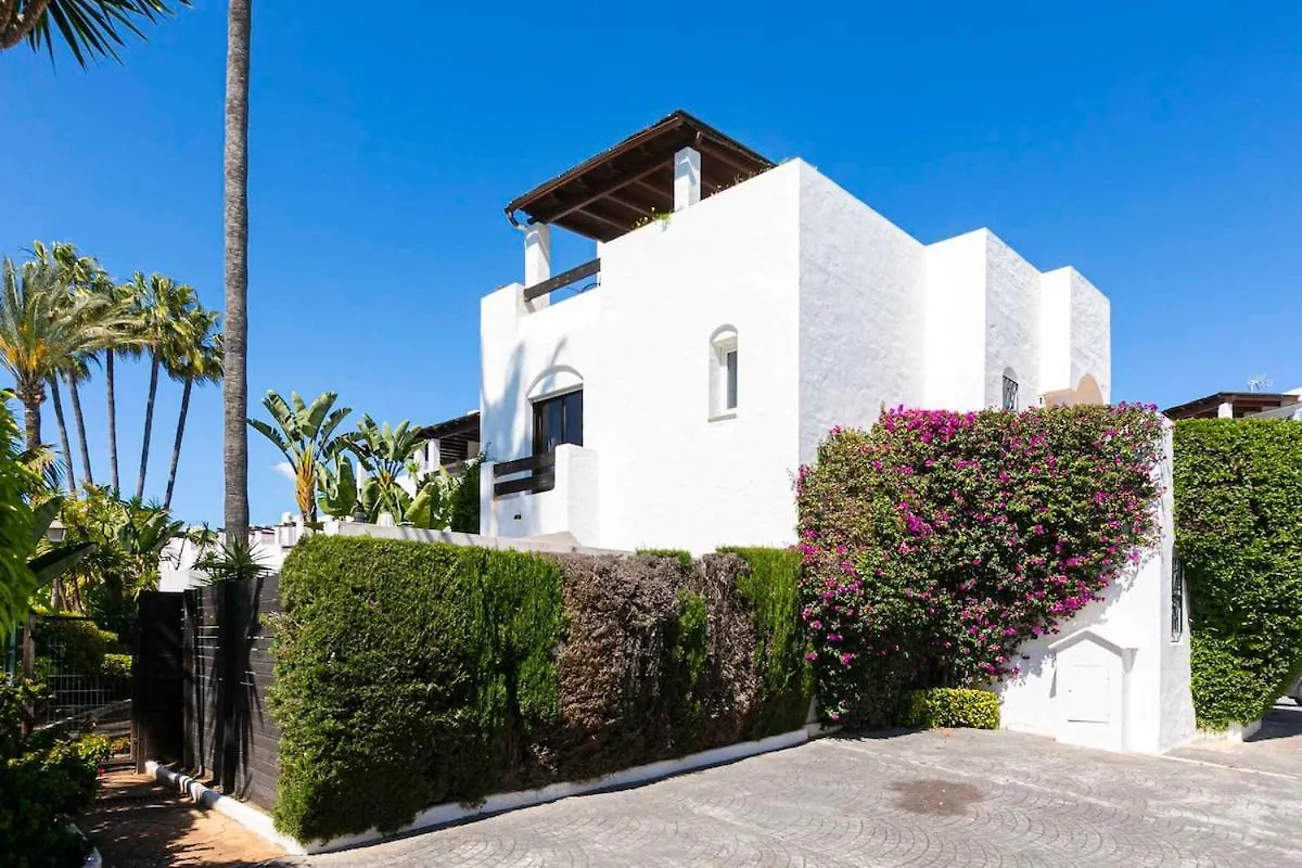 Beachside , 3 Bedroom Townhouse In Marbella Dom wakacyjny