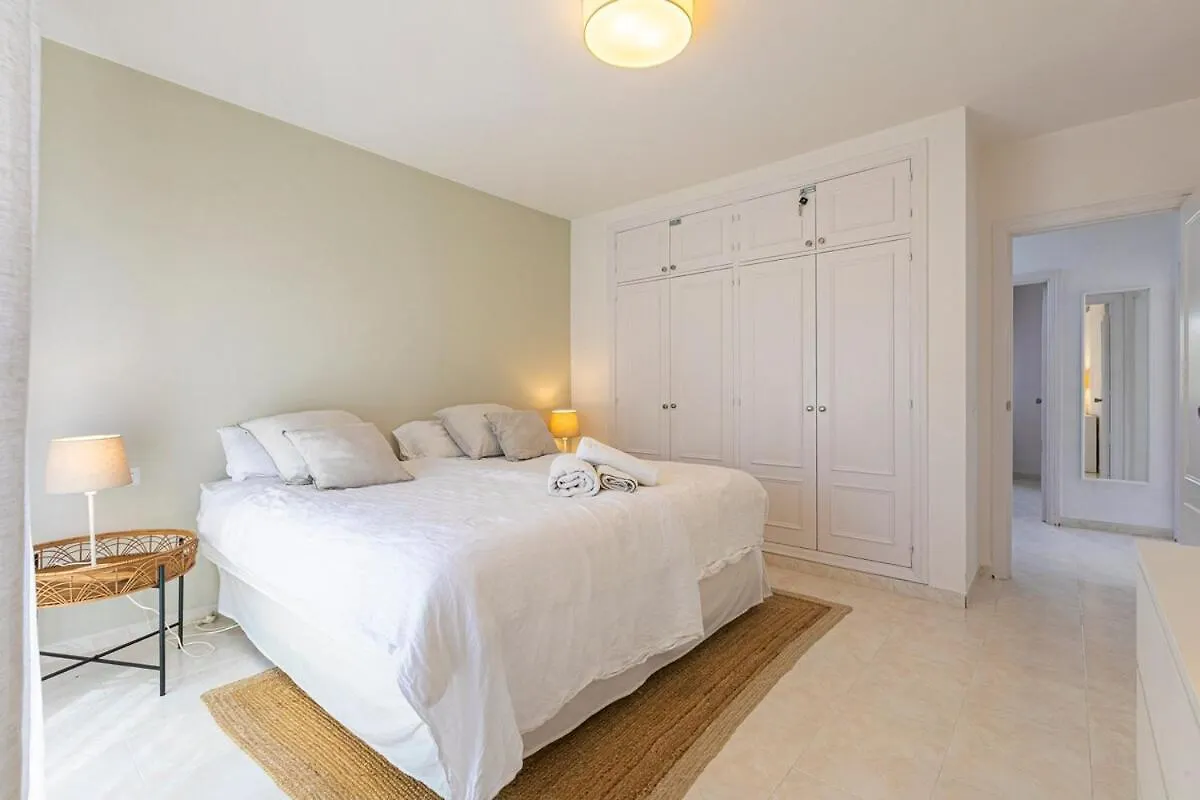 Beachside , 3 Bedroom Townhouse In Marbella 0*,  Hiszpania