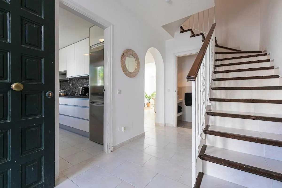 Beachside , 3 Bedroom Townhouse In Marbella Dom wakacyjny