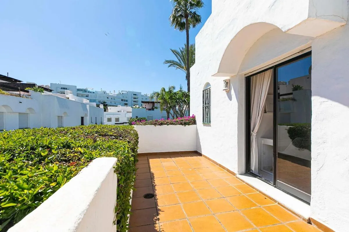 Beachside , 3 Bedroom Townhouse In マルベーリャ